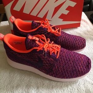 Women’s Nike Roshe One Flyknit size 12